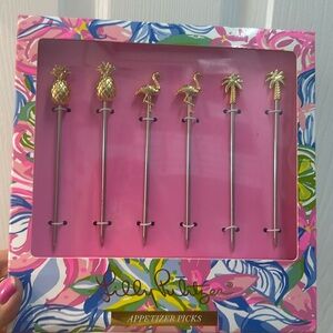 Lilly Pulitzer set of 6 appetizers picks. New been open.